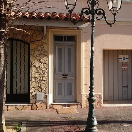 L'apparte Marinoni Classe-climatise-wifi-mer * Больё-сюр-Мер